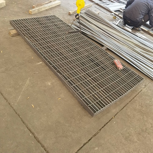 鋼格柵鋼格板G403/30/100：防滑、防腐與高強度