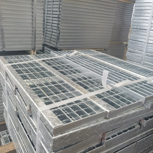 鍍鋅踏步板格柵工業(yè)安全必選方案