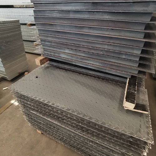 定制鋼格板 vs 標(biāo)準(zhǔn)尺寸？哪種更劃算？