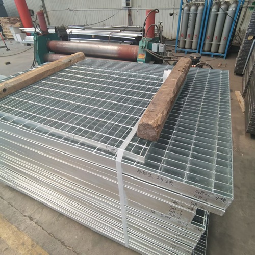 鋼結(jié)構(gòu)平臺(tái)鋼格柵：輕量化高強(qiáng)度搭配方案