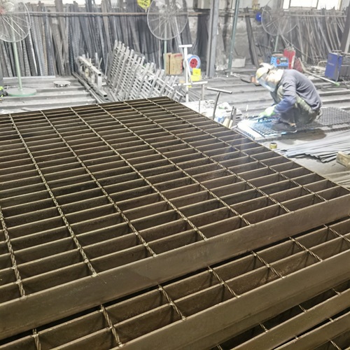 鋼格柵板為何成了地下管廊的標(biāo)配材料